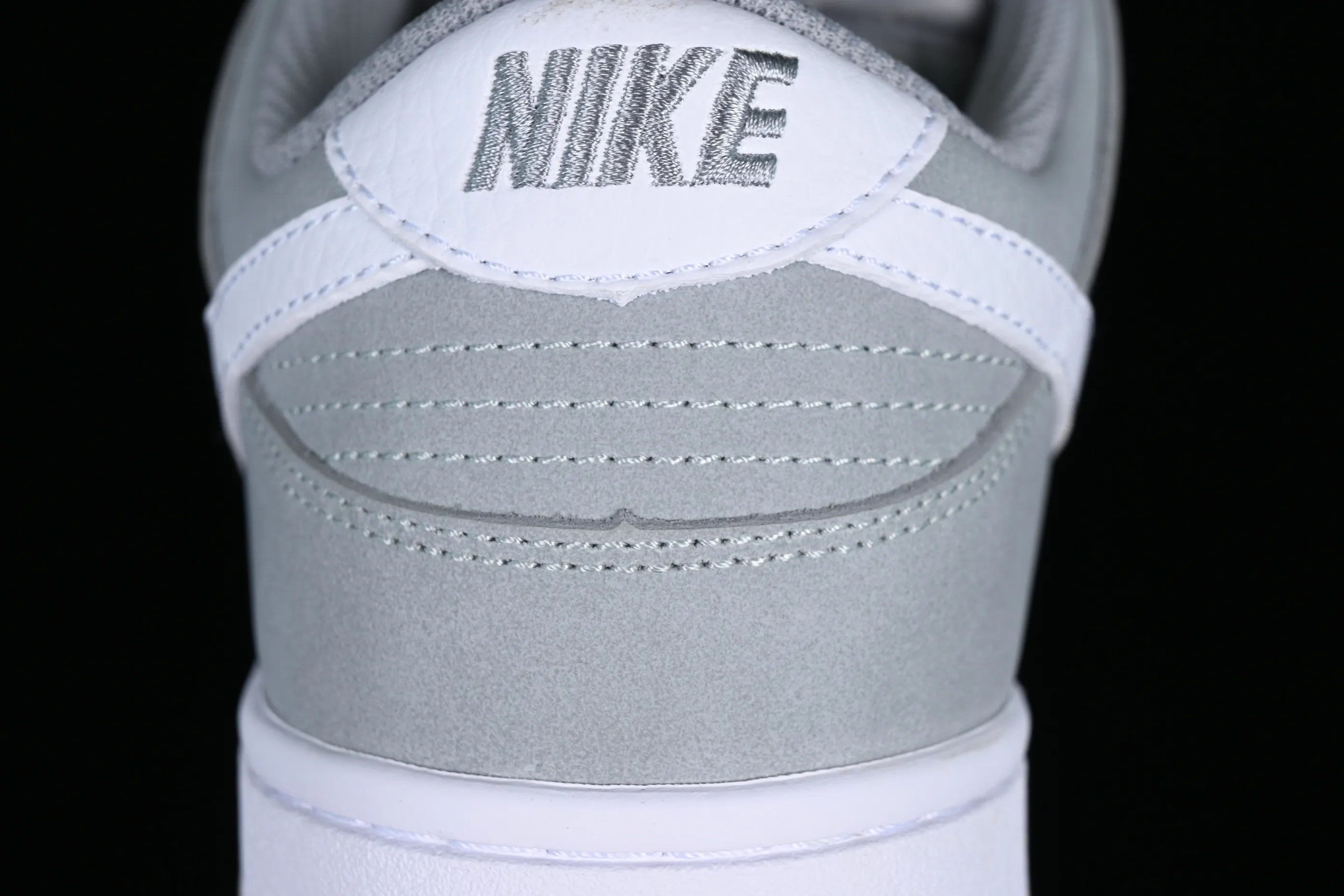 All Categories Nk SB Dunk Series Nk SB Dunk Low Low-top sneakers Cost-effective version Nk SB Dunk Low "Grey Gum" gray raw rubber SB low-top casual sneakers DV5464-001